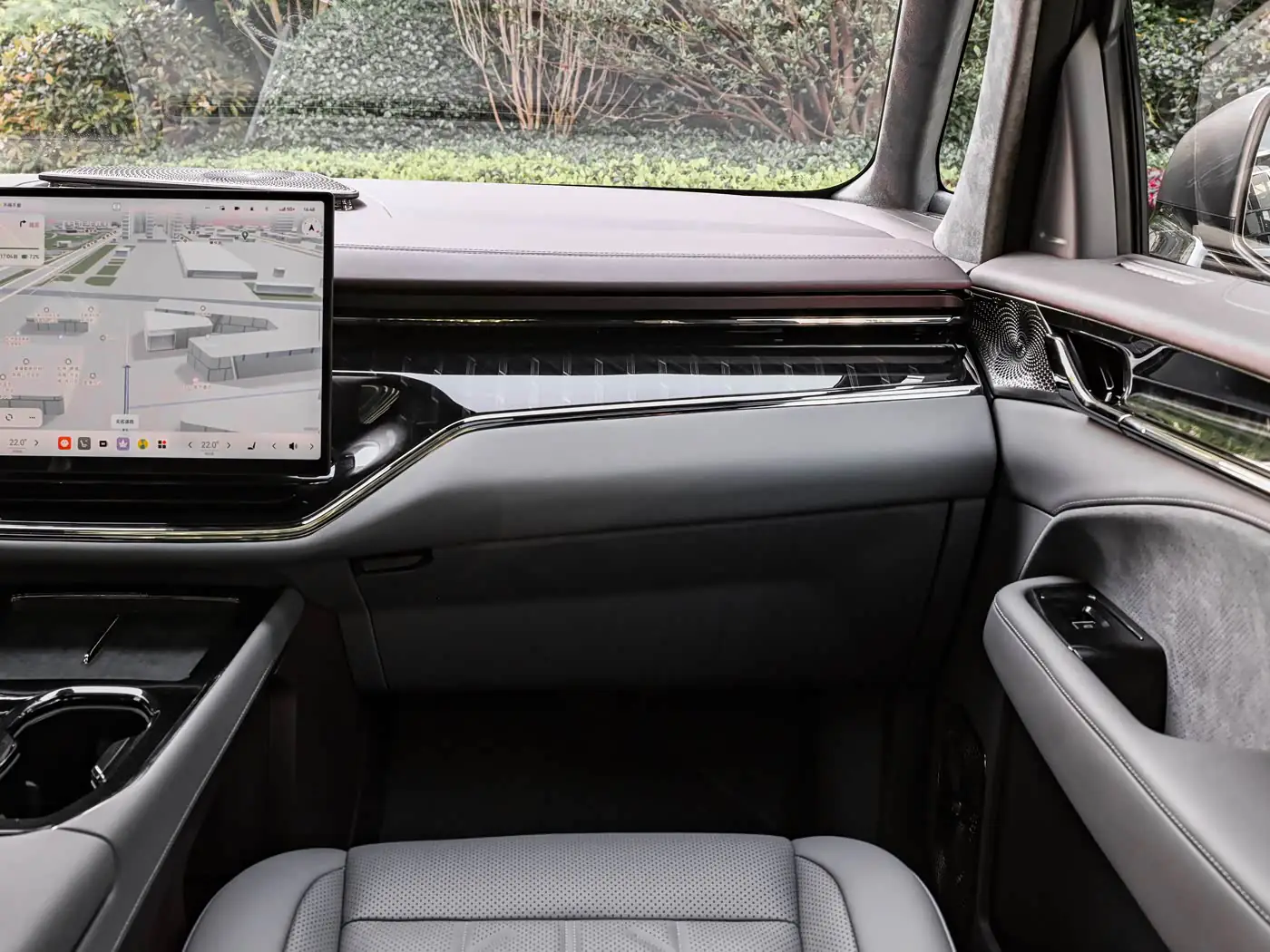 zeekr-009-2026-interior-purple-gray-4