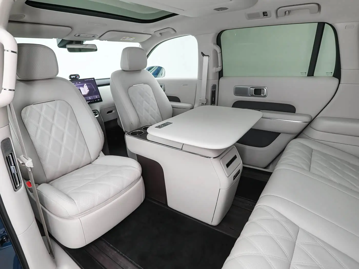 sky-nomad-n70-interior-white-41
